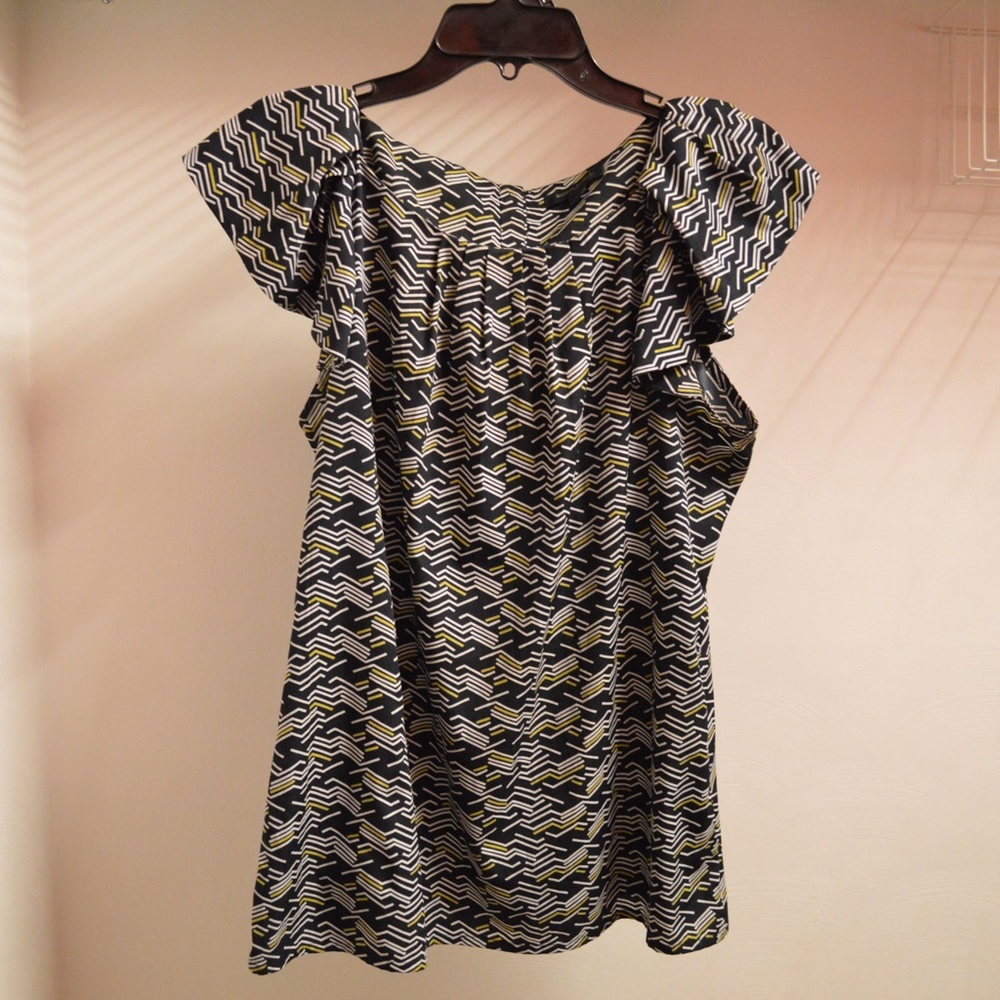 Classy Banana Republic flared sleeve business top